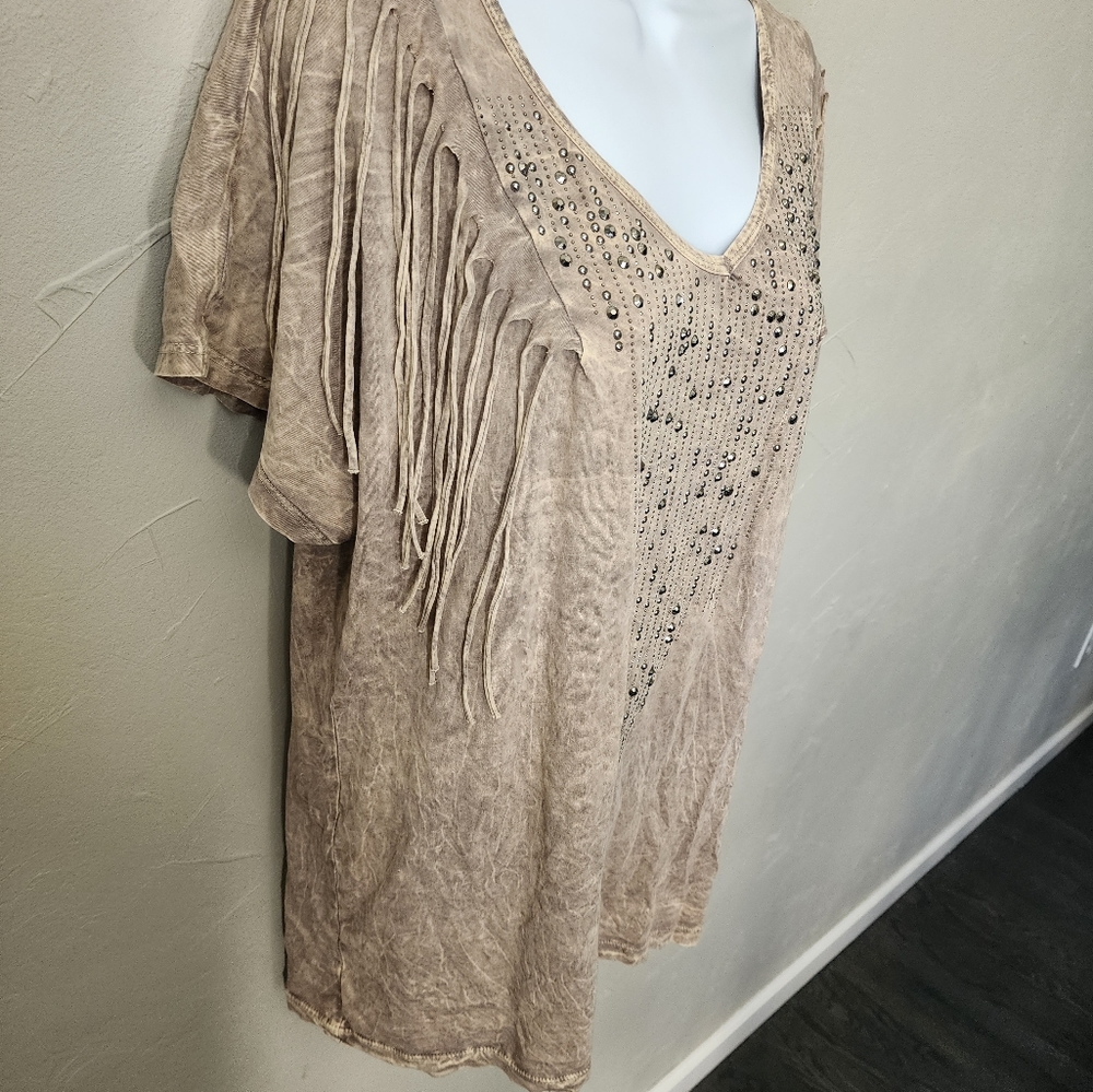 Local size large top - Picture 3 of 6